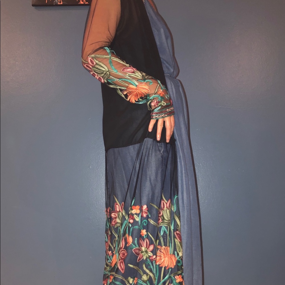 **SOLD ON IG >> thiccthrifty** 
Embroidered duster